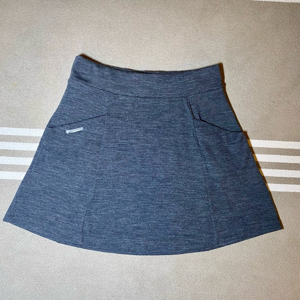 EUC Icebreaker Gray Merino Wool Mini Skirt With Pockets Pull On Elastic Waist